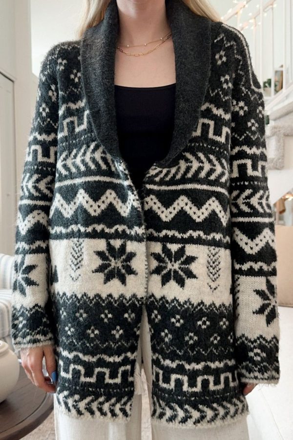 Snowflakes Collared Neck Long Sleeve Cardigan Fashion