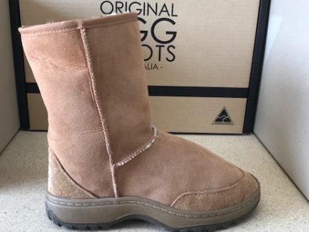 CHESTNUT SHORT RUGGED UGG BOOTS Online now