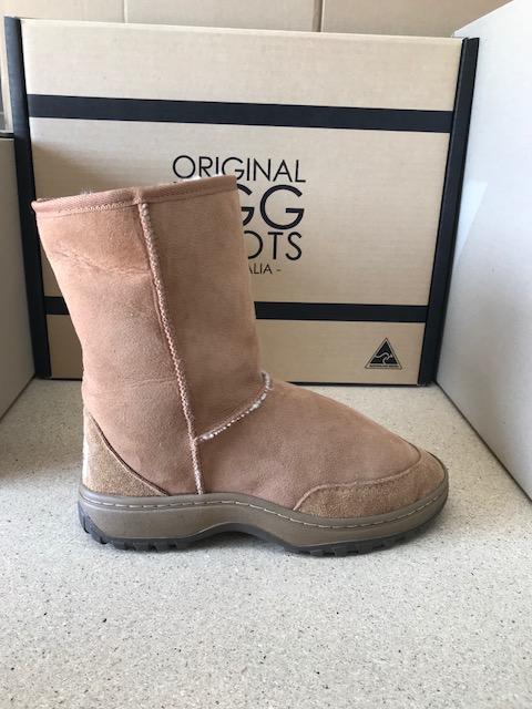 CHESTNUT SHORT RUGGED UGG BOOTS Online now