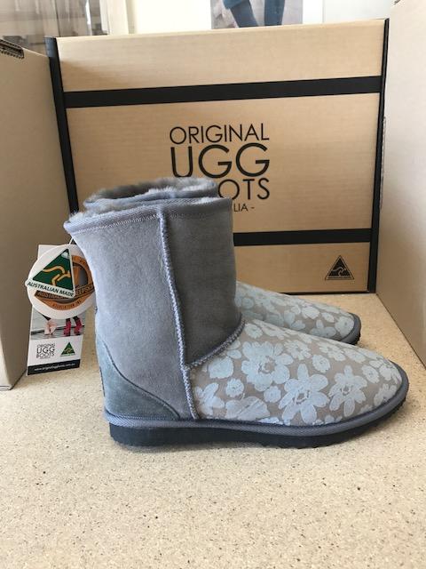 GREY FLOWER SHORT UGG BOOTS For Cheap