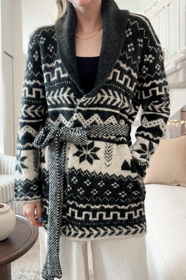 Snowflakes Collared Neck Long Sleeve Cardigan Fashion